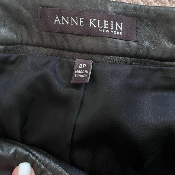 Leather skirt - Picture 2 of 3